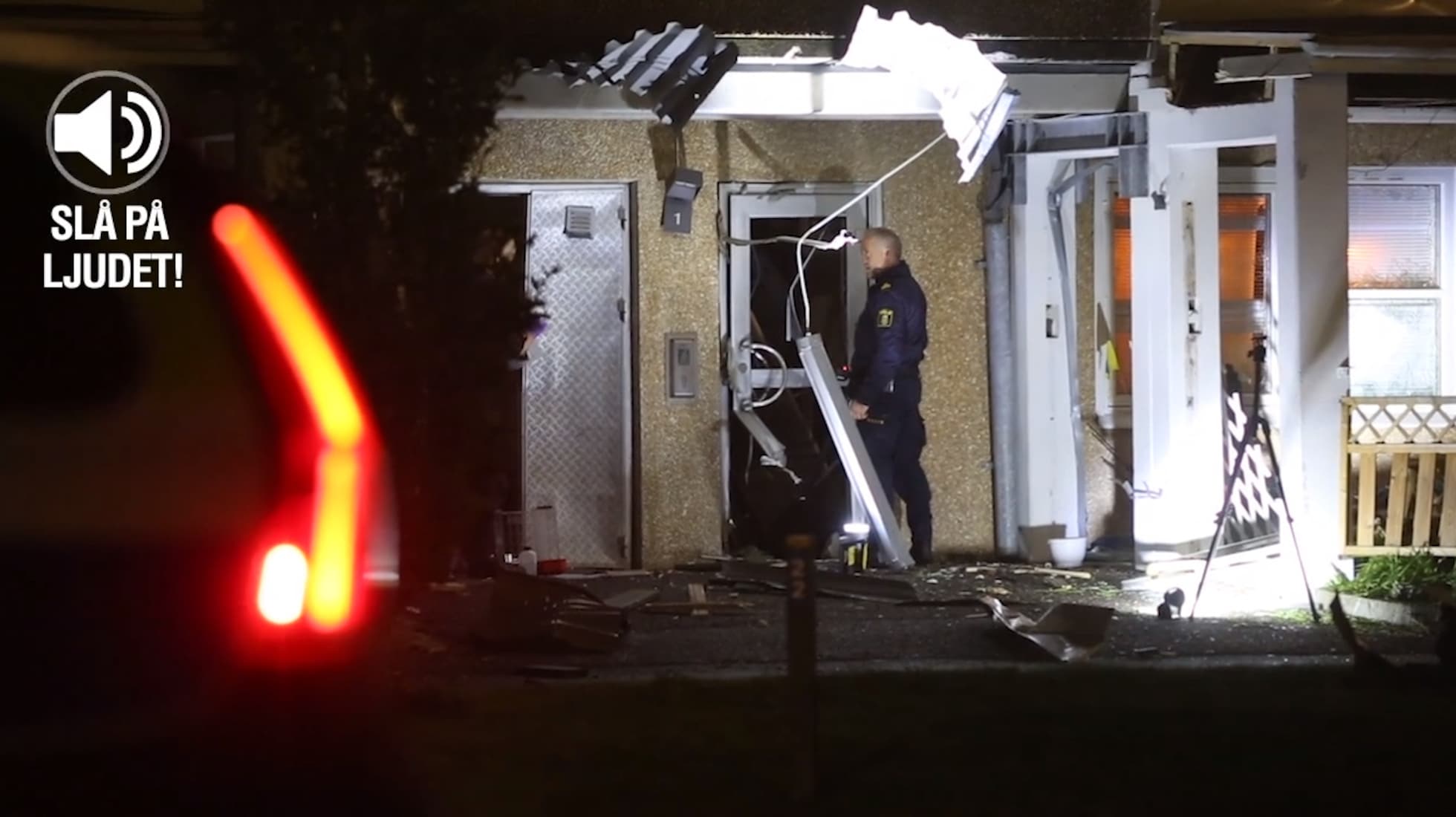 En kraftig explosion intrffade i Gteborg under natten mot sndagen. Ngon form av sprngladdning har detonerat vid ett flerfamiljshus, Explosion i Rannebergen, Angered: Hg smll | Aftonbladet