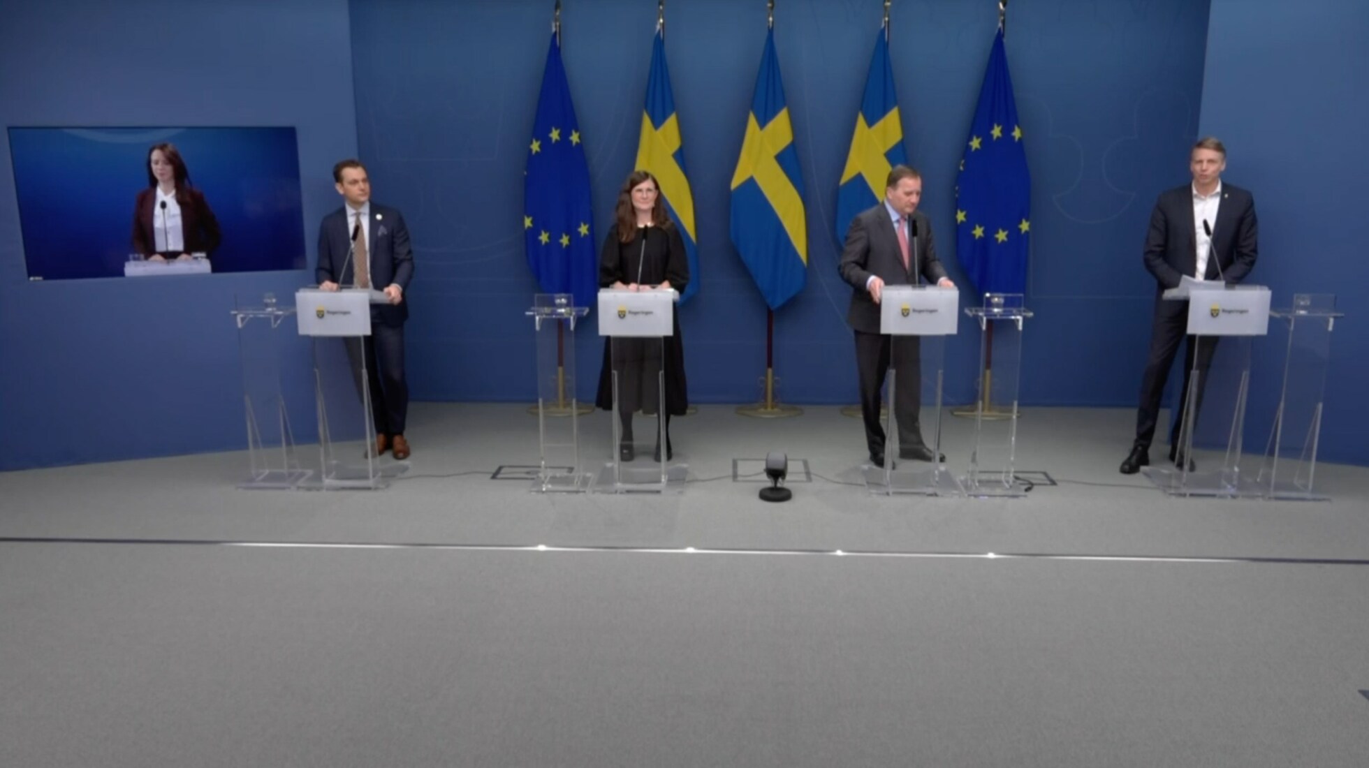 Se hela pressträffen när Stefan Löfven presenterar si...