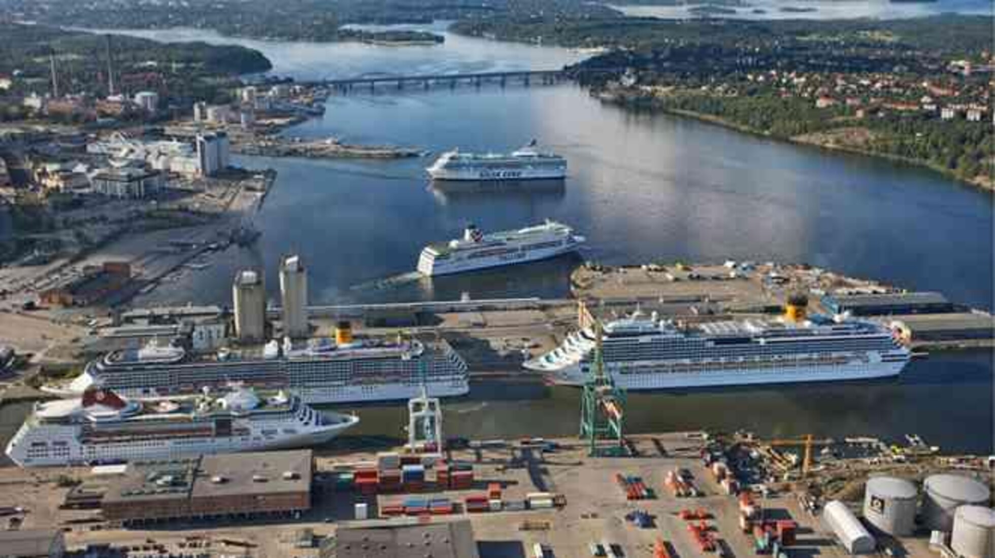 Крупнейшие порты швеции. Гётеборг. Крупнейшие порты швеции. Порт гетеборг грузы швеция. Готенбург порт.